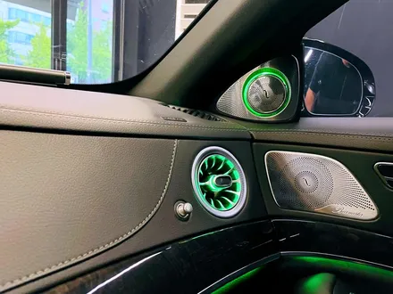 벤츠 W222 S클래스 S350d 송풍구 트위터 엠비언트 세트. 두 가지 엠비언트로 실내 인테리어 연출하기.