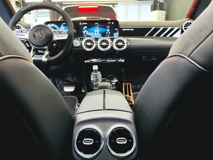벤츠 CLA45S AMG 2열 후석 송풍구 인스톨. 송풍구 없는 후석에 꼭 필요한 시공.