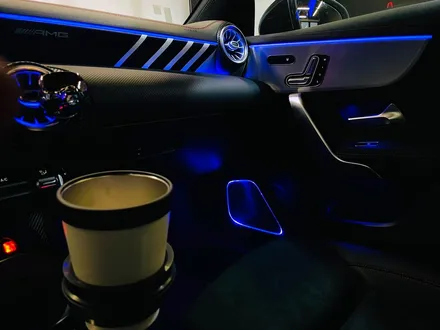 벤츠 C118 CLA 엠비언트 AMG 패키지. 미드레인지 스피커 + AMG 바 엠비언트 + AMG 핸들커버.