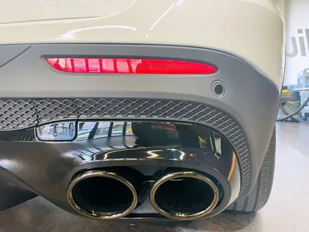 벤츠 GLB AMG 디퓨저 세트. AMG 리어 디퓨저로 완성되는 뒷모습.