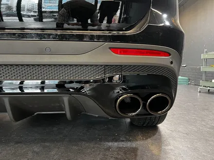 벤츠 GLB AMG 디퓨저 세트. AMG 리어 디퓨저로 완성되는 뒷모습.