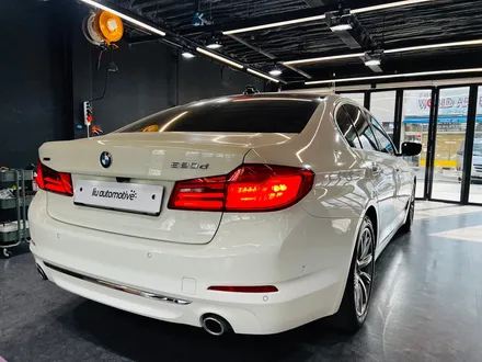 BMW G30 5시리즈 LCI 테일램프 교체 순정 부품. 믿을 수 있는 순정 테일램프.