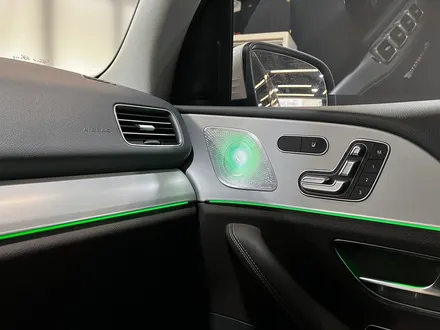 벤츠 W167 GLE 부메스터 + 미드 도어 스피커 엠비언트 연동.