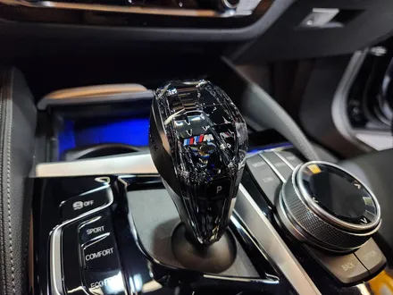BMW 6GT 크리스탈 기어봉 교체 시공.