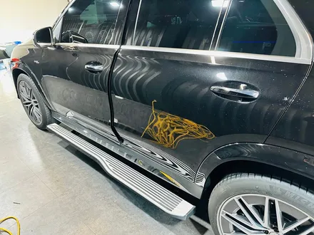 벤츠 GLE 53AMG 전동 사이드스텝.