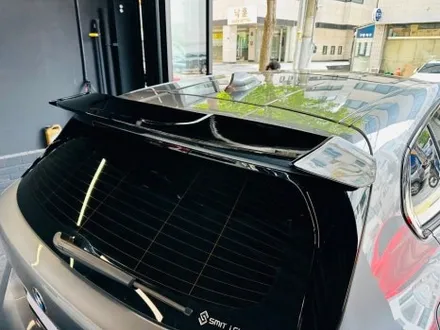 BMW F40 1시리즈 120i 퍼포먼스 스포일러 설치.