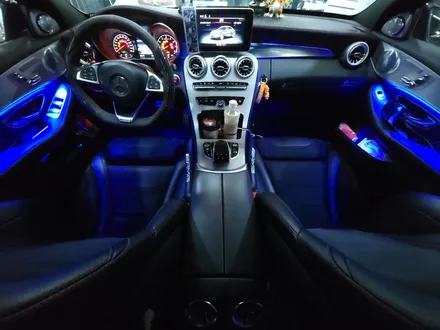 벤츠 W205 C클래스 순정 엠비언트 광량업 패키지.