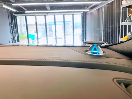 아우디 Q8 업다운 엠비언트 트위터 스피커. 아우디 인테리어를 위한 엠비언트 고민중이라면.
