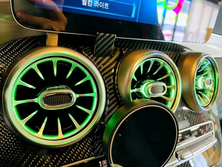 벤츠 GLC43 엠비언트 풀패키지. 송풍구 + 전동 트위터 엠비언트의 시너지.