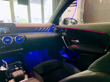 벤츠 W177 A45 AMG 순정 엠비언트 확장 작업. 순정으로 정확하게.