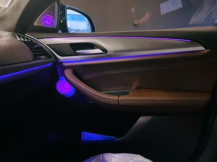 BMW G02 X4 엠비언트 연동 스피커 세트. BMW 실내 엠비언트와 스피커 추천.