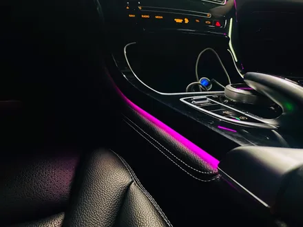 벤츠 GLC220d 쿠페 엠비언트 풀패키지. 리츠 스마트 엠비언트와 3D 전동 트위터 엠비언트의 조화.