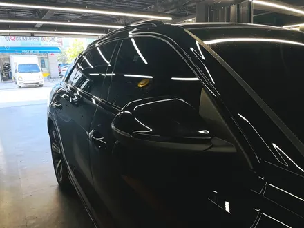 아우디 Q8 50TDI 블랙팩 + 실내 카본트림 교체. 인테리어와 익스테리어 모두 시크하게.