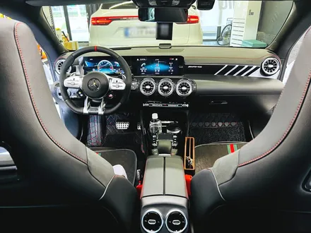 벤츠 CLA45S AMG 2열 후석 송풍구 인스톨. 송풍구 없는 후석에 꼭 필요한 시공.