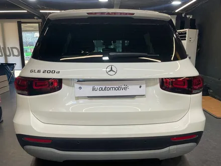 벤츠 GLB AMG 디퓨저 세트. AMG 리어 디퓨저로 완성되는 뒷모습.