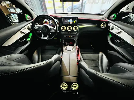 벤츠 GLC 63AMG 엠비언트 풀패키지.