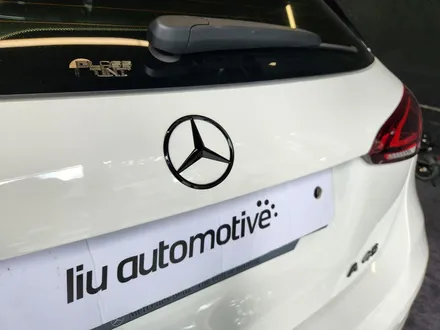 벤츠 W177 A45AMG 순정부품 후석송풍구 생성 + 블랙 엠블럼 교체 세트.