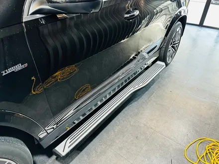 벤츠 GLE 53AMG 전동 사이드스텝.