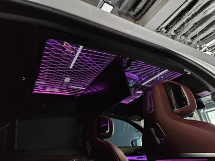 BMW i7 스카이라운지 파노라마 선루프 엠비언트 G70 7시리즈.