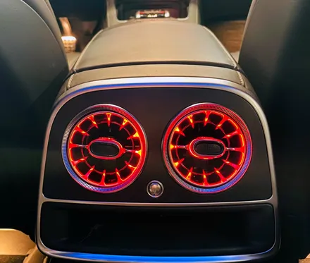 벤츠 S65 AMG 쿠페 송풍구 엠비언트. 전후석 송풍구 모두에 엠비언트 더하기.