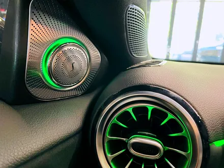 벤츠 A45 AMG 루프스킨 + 인테리어 튜닝 패키지. 부메스터 + AMG 핸들 + AMG 대쉬보드 패널 + 후석 송풍구.