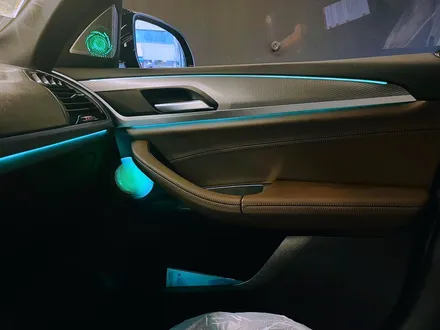 BMW G02 X4 엠비언트 연동 스피커 세트. BMW 실내 엠비언트와 스피커 추천.