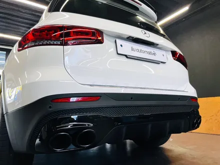 벤츠 GLB200d 45AMG 타입 디퓨저 세트. AMG 리어 디퓨저로 완성되는 뒷모습.