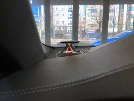 아우디 A7 55TFSI 업다운 전동 트위터 세트.