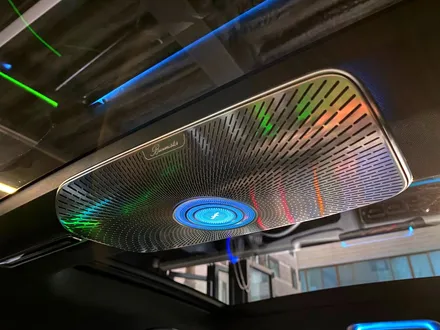 벤츠 W223 S클래스 천장 부메스터 + 액티브엠비언트. 천장 부메스터의 매력.