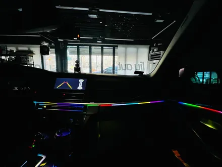 BMW F10 5시리즈 리츠 무빙 액티브 엠비언트 시공 작업.