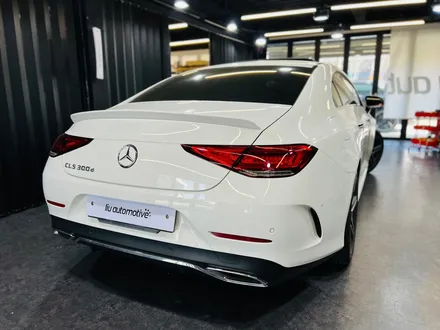 벤츠 CLS300d 세로그릴 교체 + 스포일러.