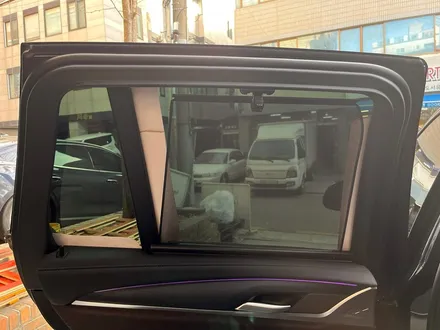 BMW iX3 그릴 교체 + 선쉐이드 시공 설치.