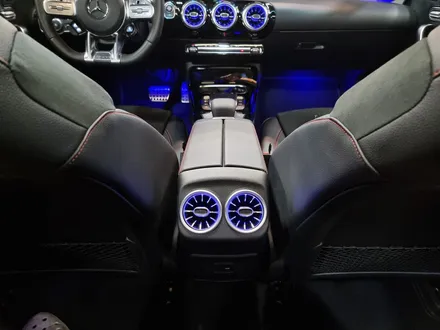 벤츠 W177 A45AMG 순정 AMG 대시보드 패널 + 후석 송풍구 + 엠비언트 추가 작업.