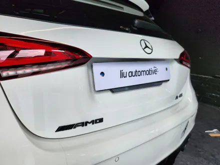 벤츠 W177 A45AMG 순정부품 후석송풍구 생성 + 블랙 엠블럼 교체 세트.
