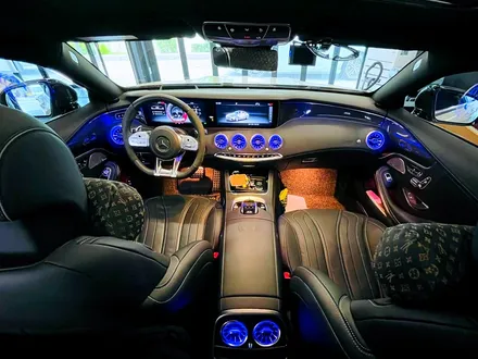벤츠 S65 AMG 쿠페 송풍구 엠비언트. 전후석 송풍구 모두에 엠비언트 더하기.