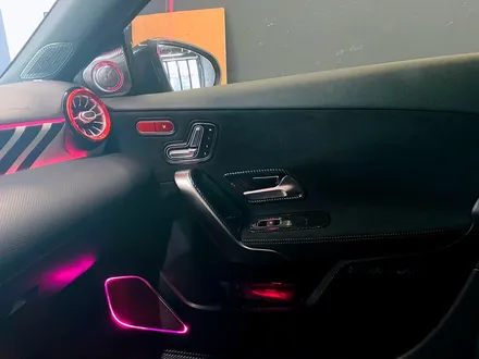벤츠 W177 A45 AMG 미드레인지 + 선글라스 엠비언트 패키지. 유니크한 엠비언트를 원한다면.
