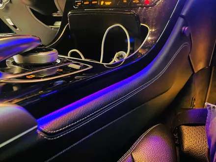 벤츠 GLC220d 쿠페 엠비언트 풀패키지. 리츠 스마트 엠비언트와 3D 전동 트위터 엠비언트의 조화.