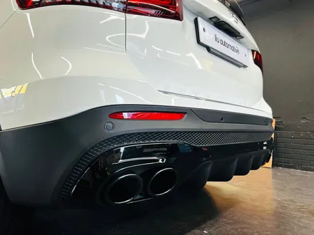 벤츠 GLB200d 45AMG 타입 디퓨저 세트. AMG 리어 디퓨저로 완성되는 뒷모습.
