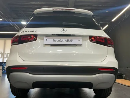 벤츠 GLB AMG 디퓨저 세트. AMG 리어 디퓨저로 완성되는 뒷모습.