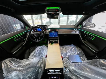 벤츠 W223 S클래스 액티브엠비언트 + 순정 부메스터 4D. 화려한 퍼포먼스, 액티브엠비언트.