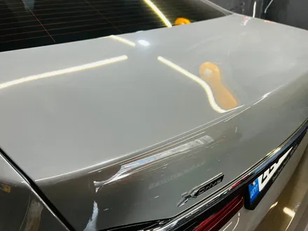 BMW G12 7시리즈 익스테리어 바디 패키지. 블랙 그릴 + 사이드미러 + 카본 스포일러.