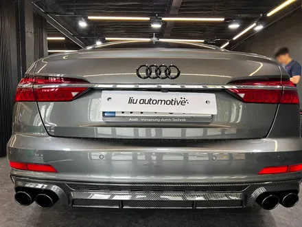 아우디 A6 C8 RS6 그릴 + 안개등 + 디퓨저 + 블랙팩 세트.