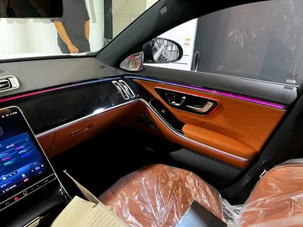 벤츠 W223 S클래스 숏바디 전용 부품 액티브엠비언트 + 순정 4D 부메스터.