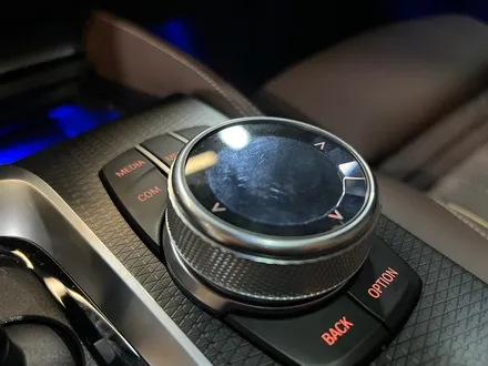 BMW 6GT 크리스탈 기어봉 교체 세트.