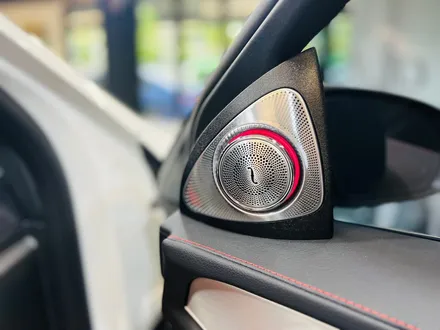벤츠 GLC 43AMG 엠비언트 풀패키지 (송풍구+트위터 외).