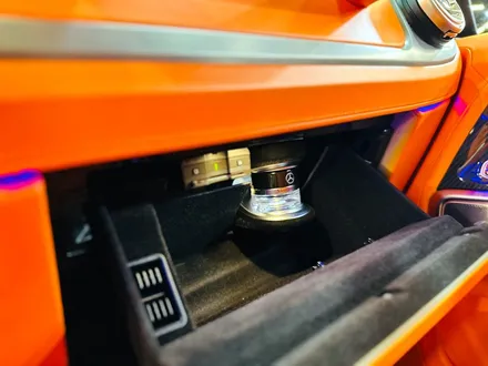 벤츠 G63 AMG 실내 카본 트림 풀세트 + 순정 이오나이저 실내향수 설치.