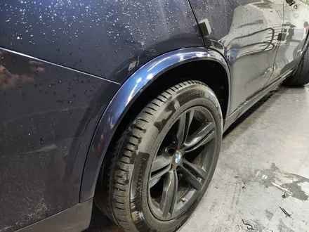 BMW F15 X5 오버휀다 휠하우스 트림 교체하기.