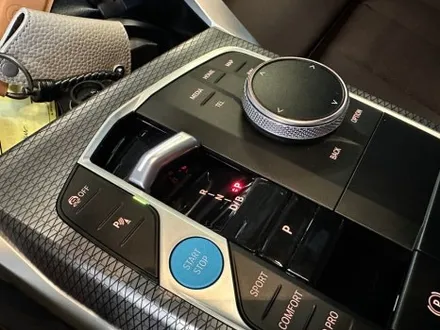 BMW i4 크리스탈 기어봉 교체 세트.