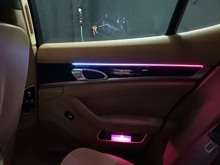 포르쉐 970 파나메라 리츠 엠비언트 인테리어.