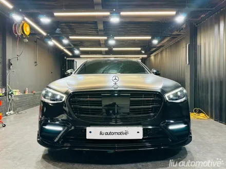 벤츠 W223 S클래스 브라부스 타입 블랙 바디킷 패키지.